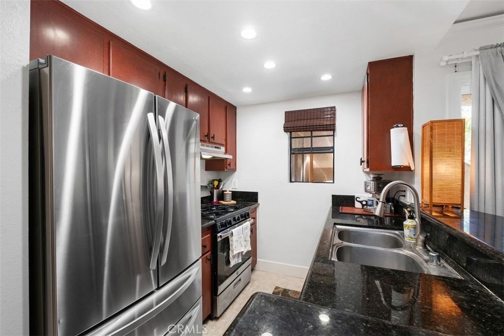 1062 Calle Del Cerro - Photo 2 of 4