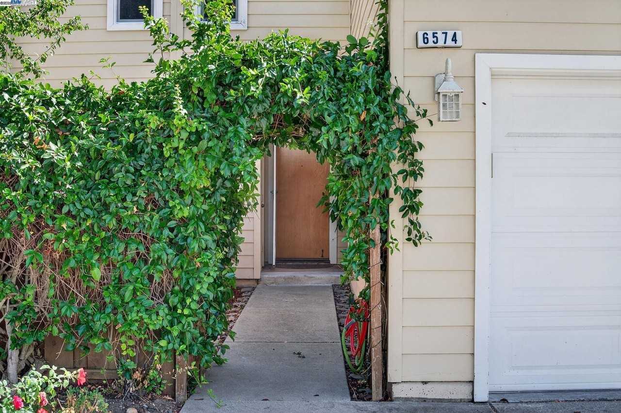 6574 Conestoga Ln - Photo 2 of 8