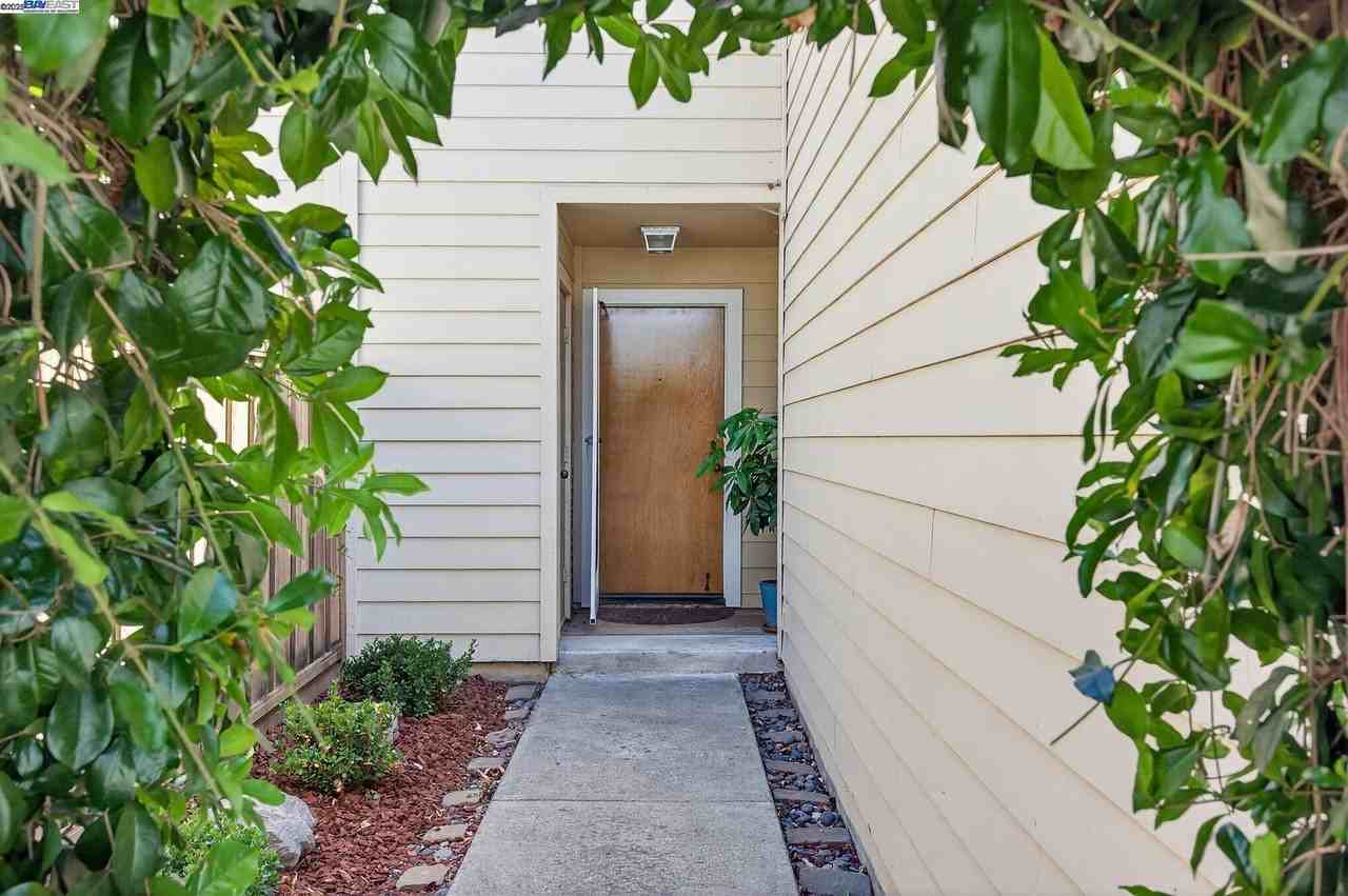 6574 Conestoga Ln - Photo 3 of 8