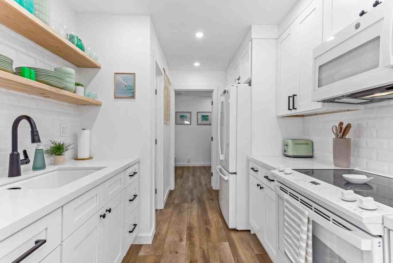 4902 Sandyland Rd - Photo 3 of 6