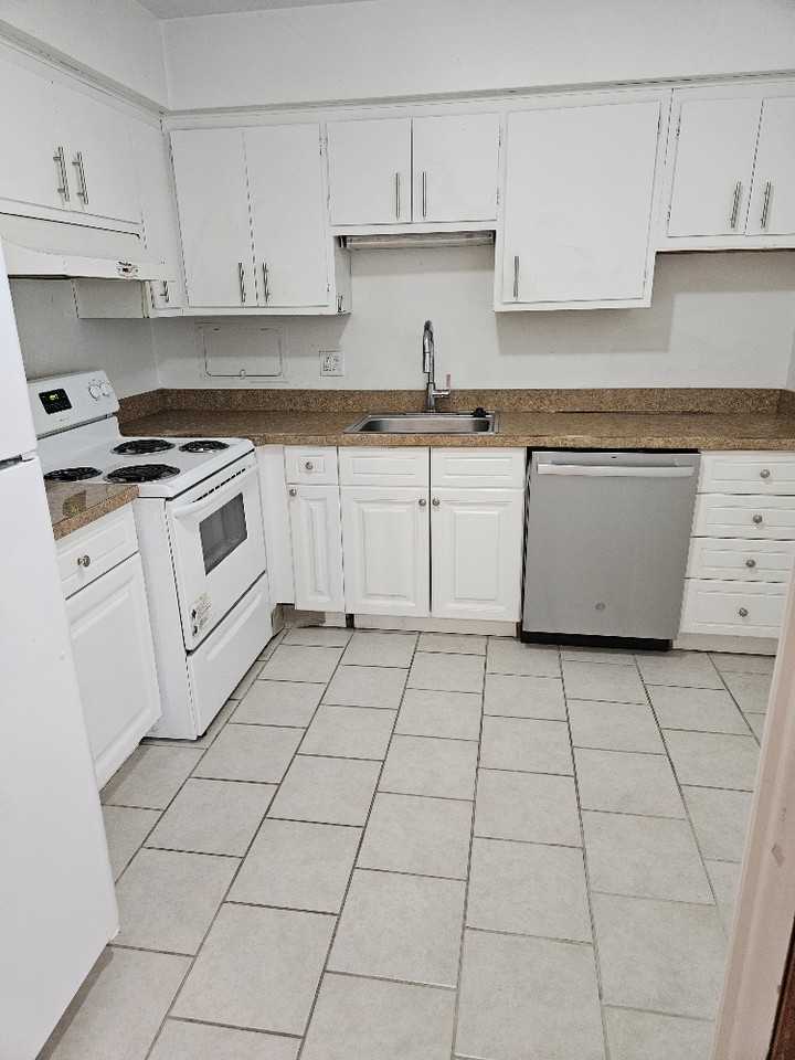 17103 Van Aken Blvd #201 - Photo 6 of 10