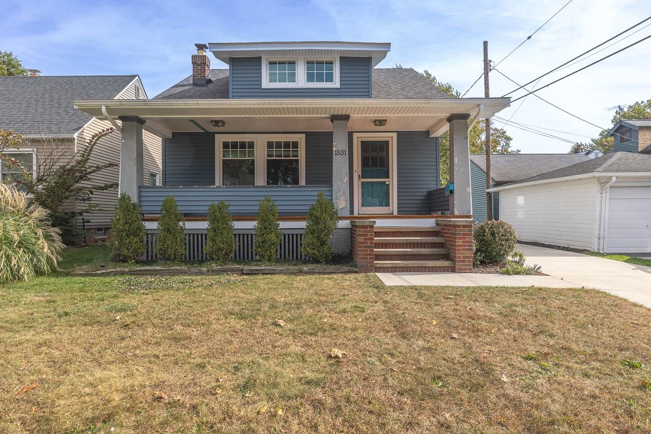 1531 Hampton Rd - Photo 2 of 32