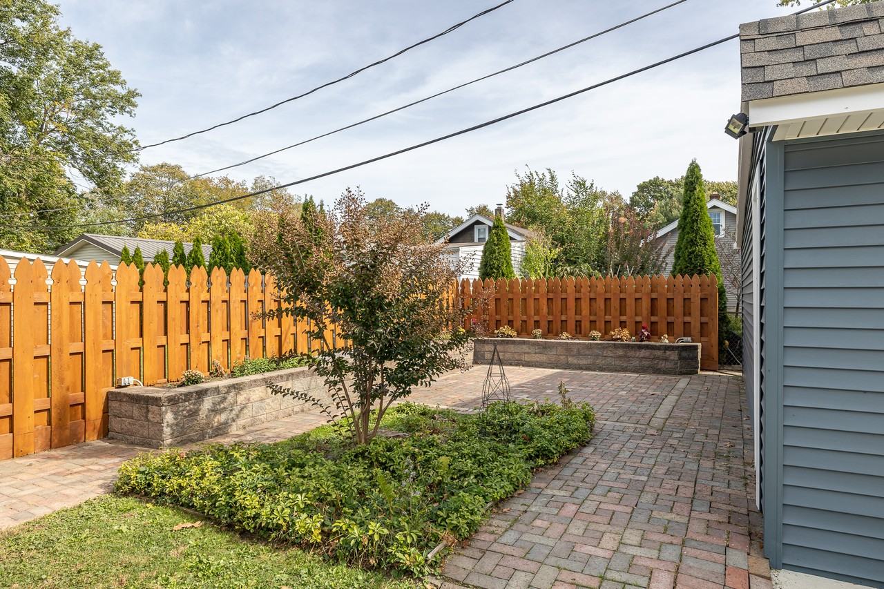 1531 Hampton Rd - Photo 4 of 32