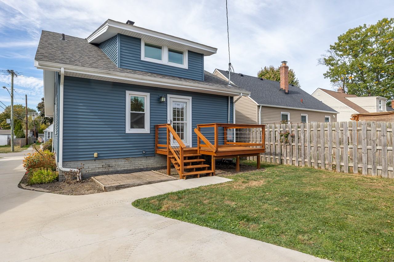 1531 Hampton Rd - Photo 7 of 32