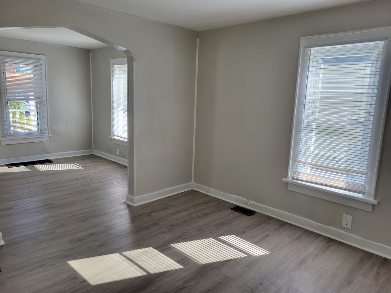 479 N Eureka Ave - Photo 5 of 12