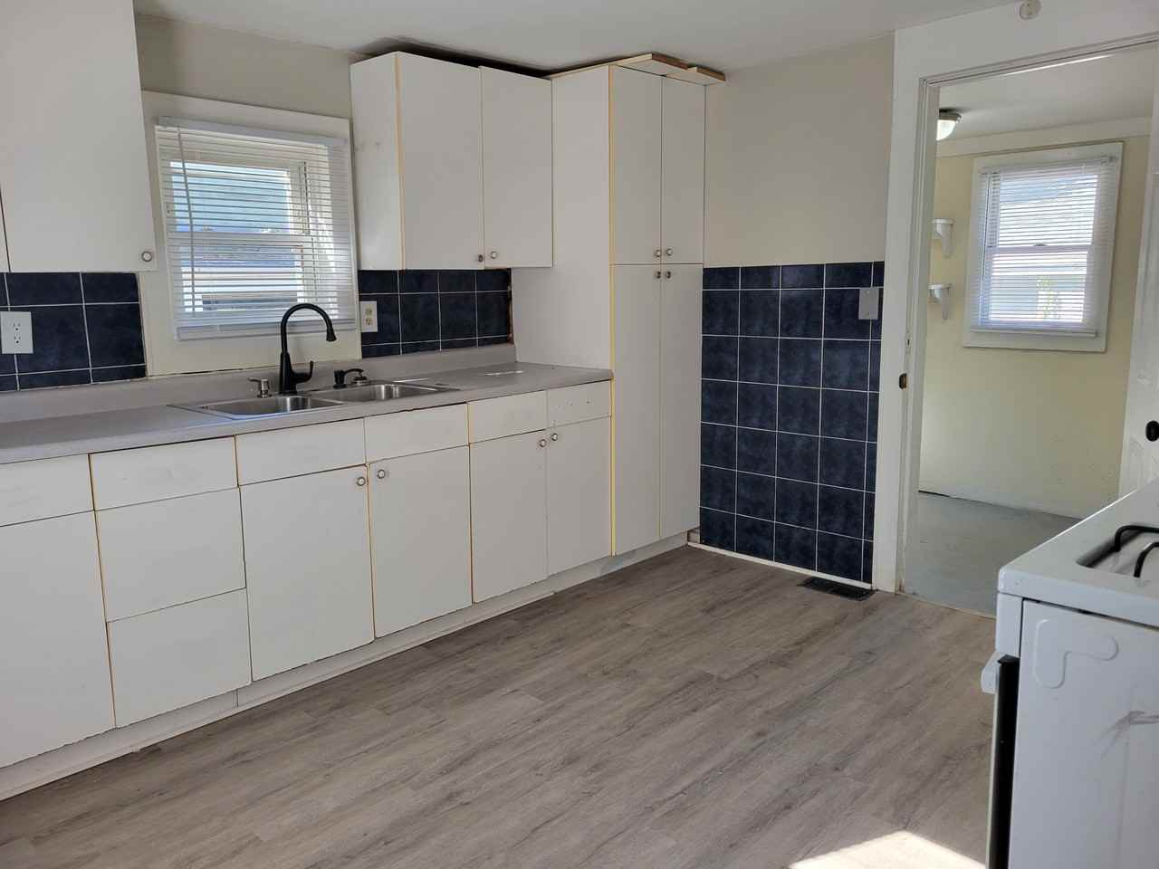 479 N Eureka Ave - Photo 6 of 12