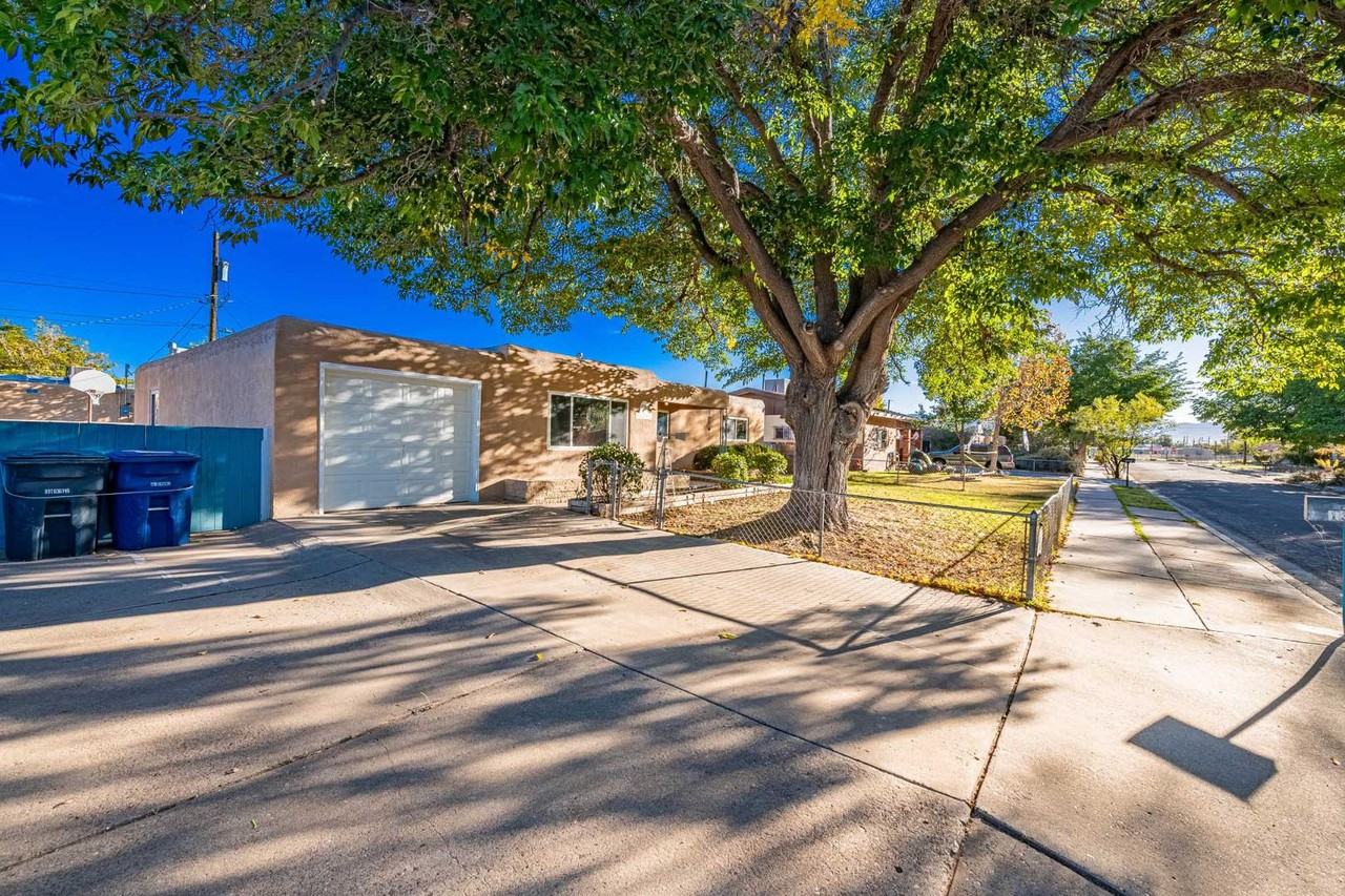 1321 Delamar Avenue Northwest - Photo 4 of 20