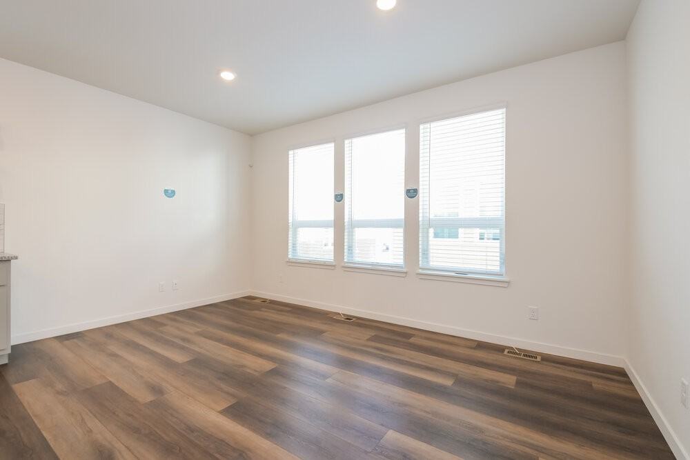 4755 Tower Dr - Photo 5 of 18