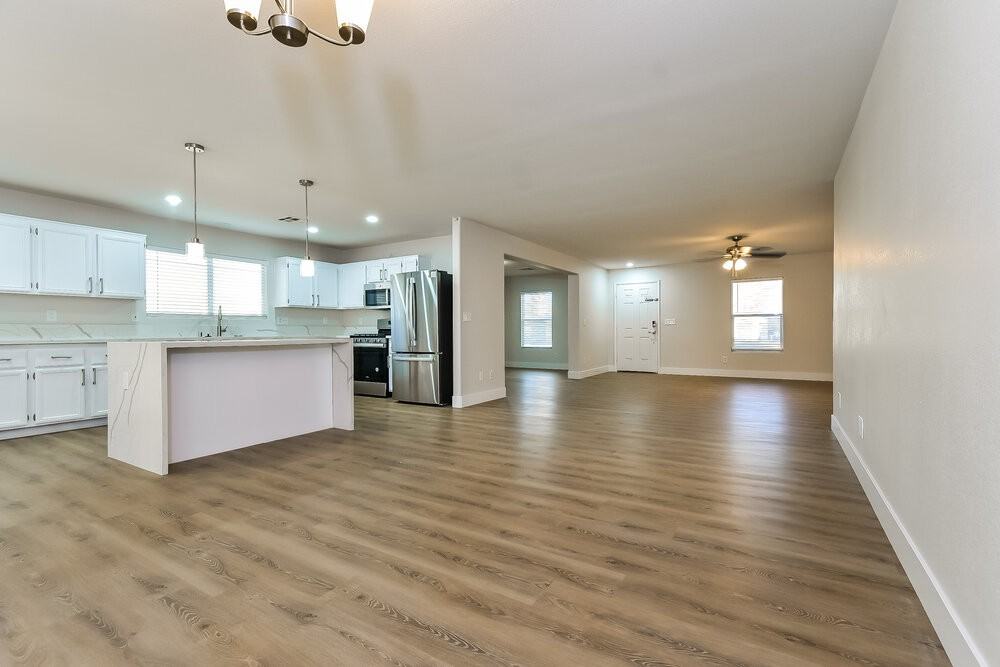 785 Beach Park Street - Photo 3 of 16