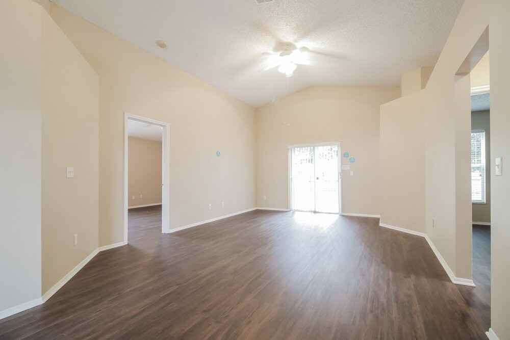 2230 Justin Ave - Photo 3 of 16