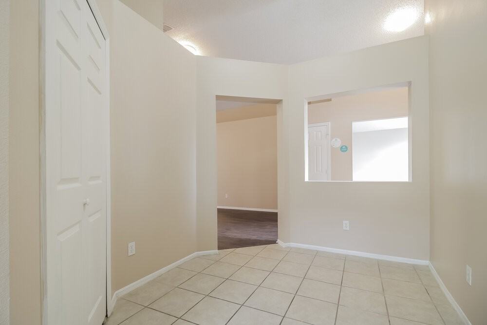 2230 Justin Ave - Photo 5 of 16