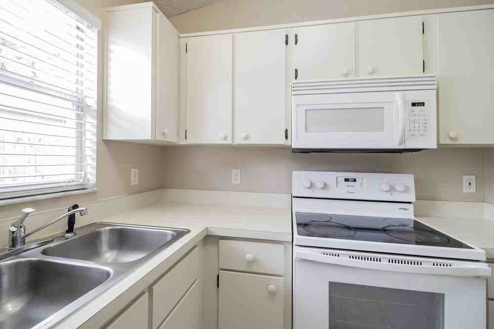 2230 Justin Ave - Photo 7 of 16