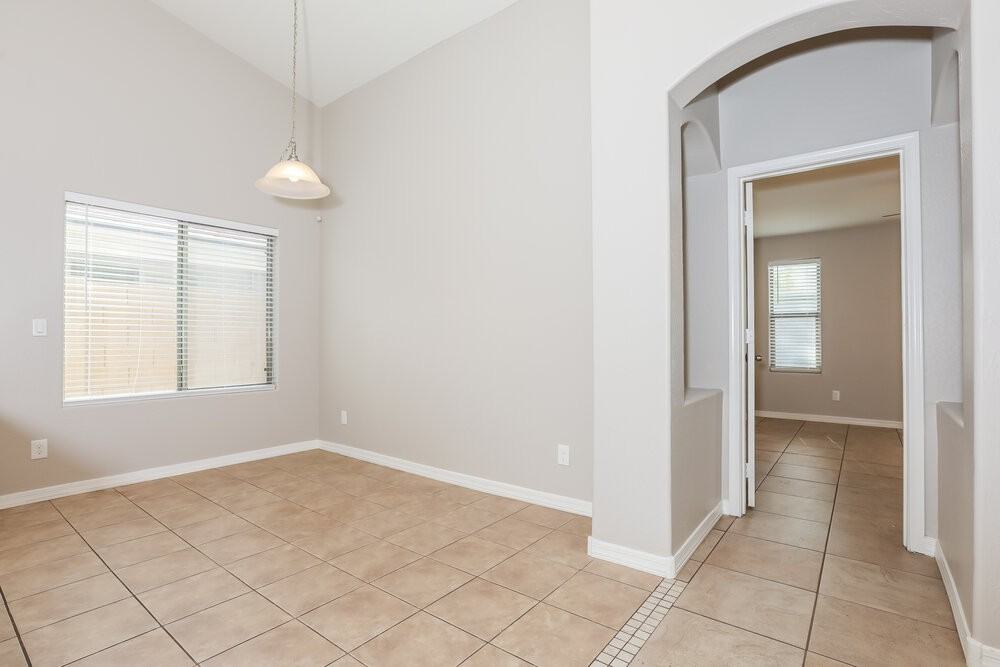 1977 Vineyard Plains Drive - Photo 6 of 16