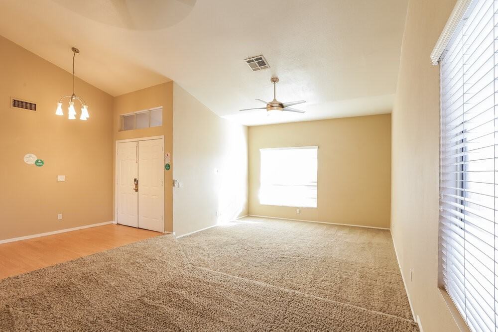 544 West Laredo Avenue - Photo 6 of 16