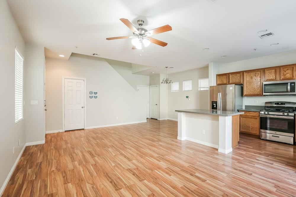 712 Cades Cove Ct - Photo 5 of 17