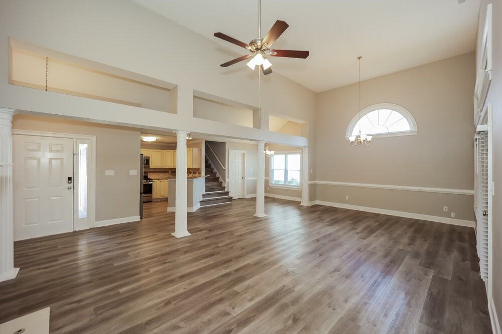 385 Fairway Ct - Photo 5 of 17