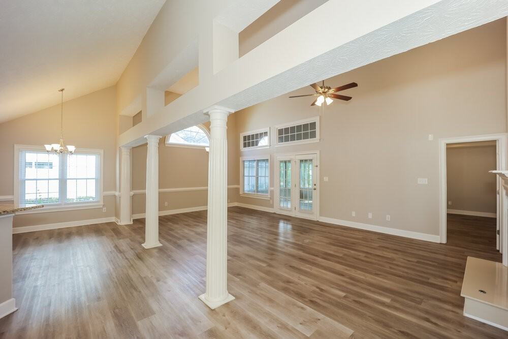 385 Fairway Ct - Photo 6 of 17