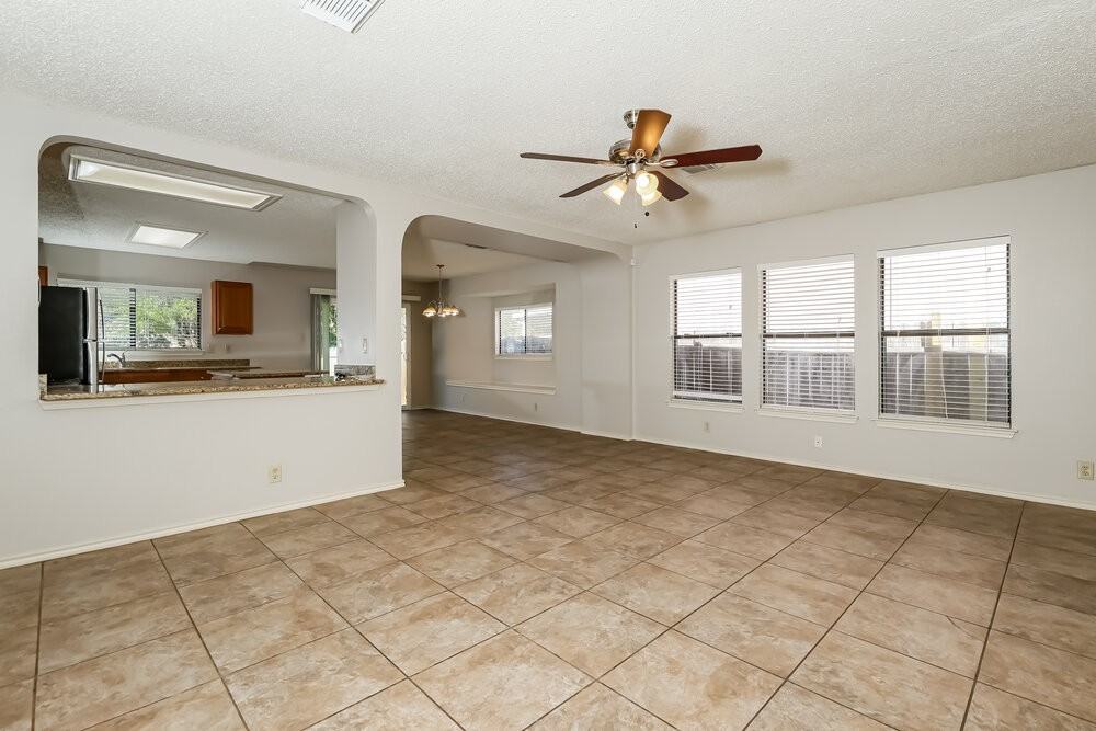 2919 Quiet Plain Dr - Photo 5 of 16