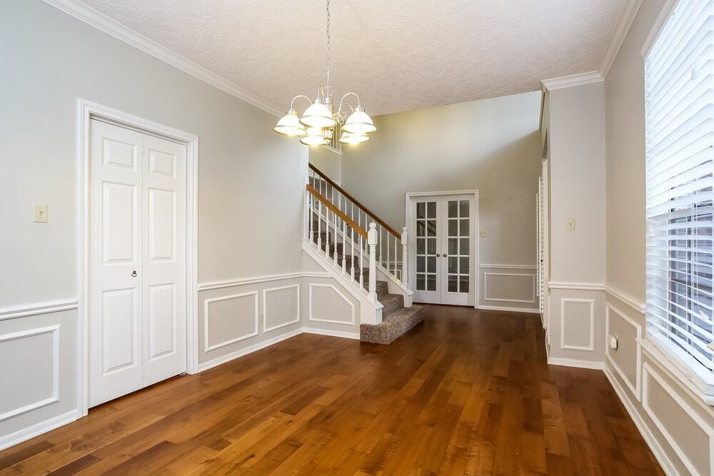 5111 Natural Bridge Dr - Photo 4 of 17