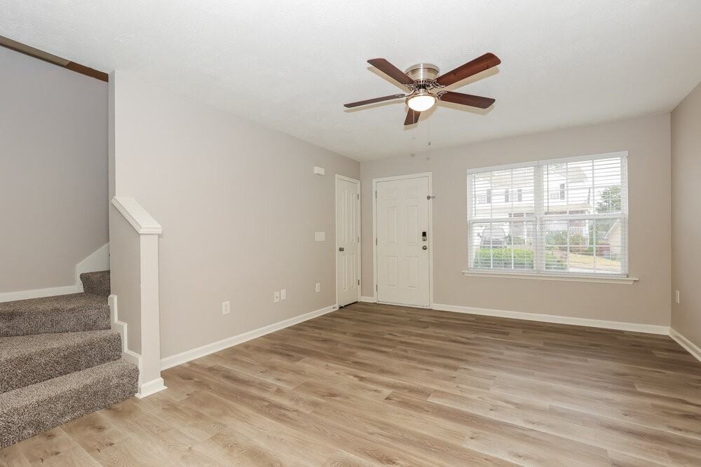 1412 Priestshore Bay - Photo 5 of 17