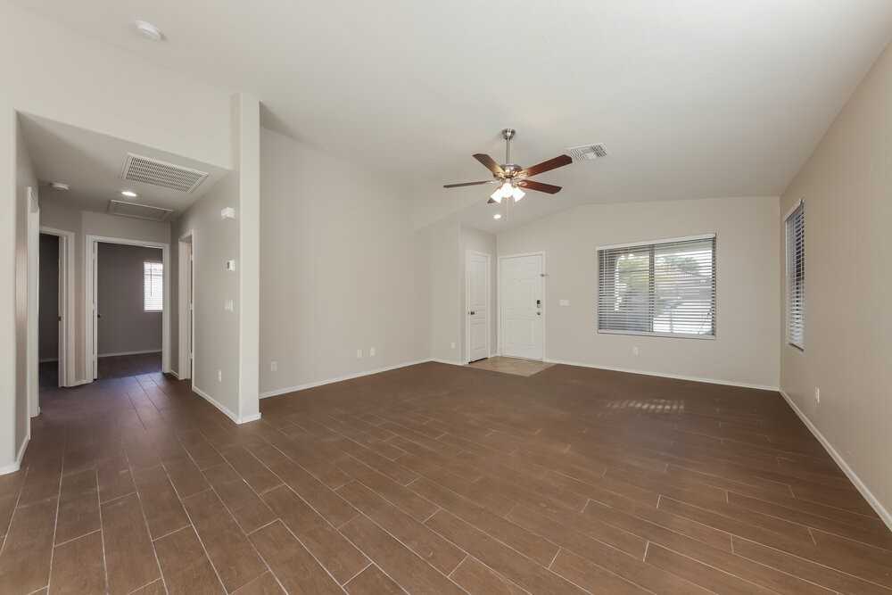 8028 S 48th Ln - Photo 3 of 16