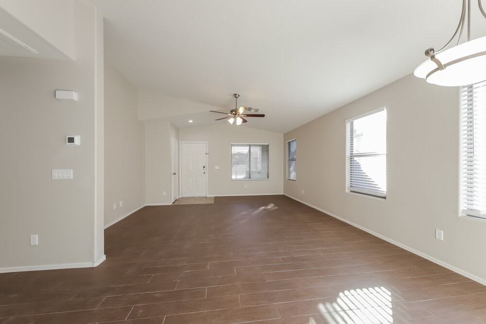 8028 S 48th Ln - Photo 5 of 16