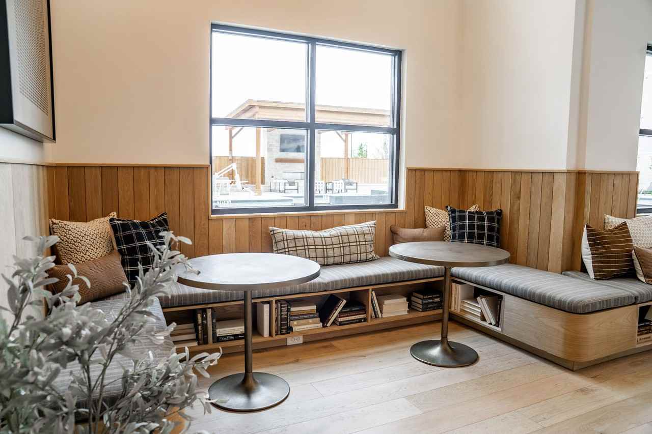 The Olsen - Photo 4 of 50