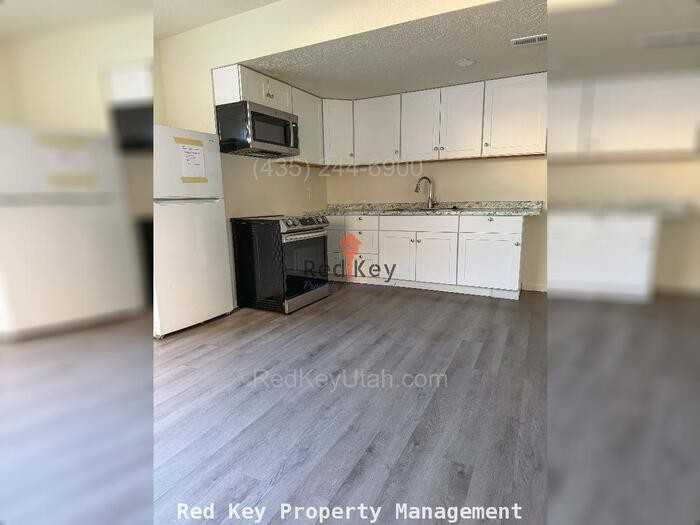 53 E Broxburn Way #B - Photo 3 of 19