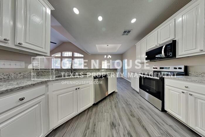 30215 Stoney Plain Drive - Photo 7 of 25