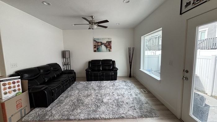 7261 North Silver Spring Way - Photo 2 of 10