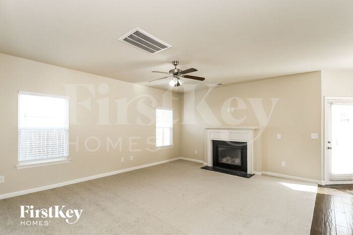 33 Wedge Wood Way - Photo 2 of 15