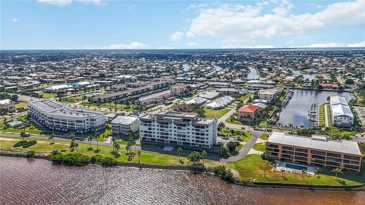 1500 Park Beach Cir Apt 6c - Photo 3 of 50