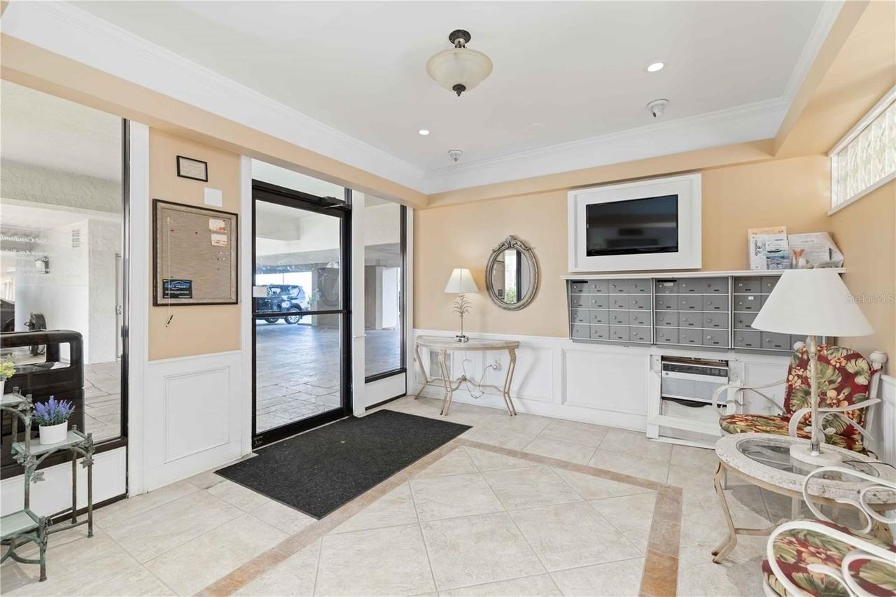 1500 Park Beach Cir Apt 6c - Photo 5 of 50