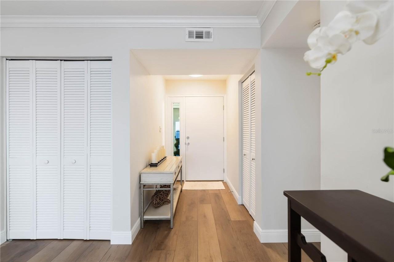 1500 Park Beach Cir Apt 6c - Photo 7 of 50