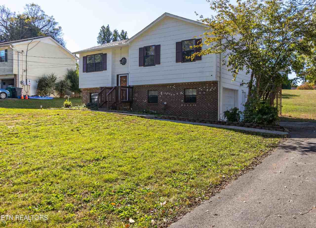 1817 Sedgewick Drive - Photo 4 of 46