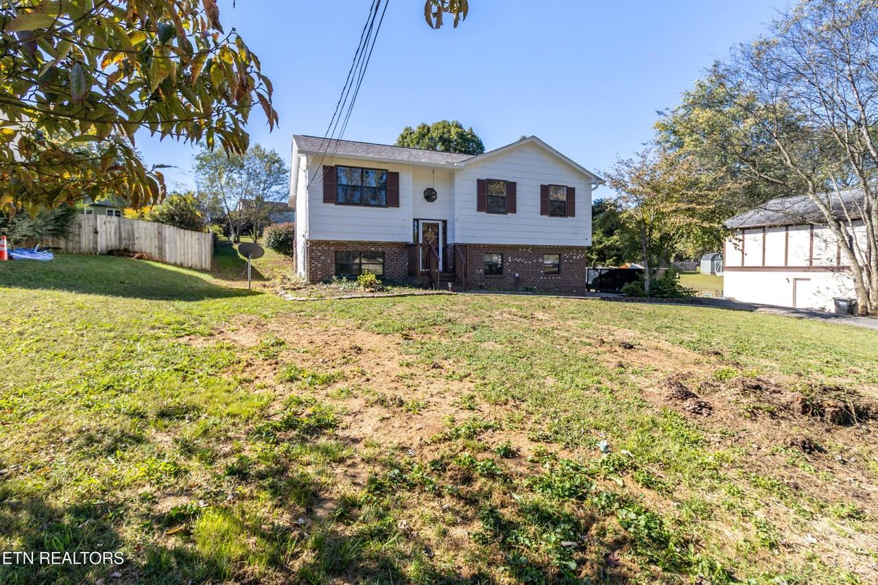 1817 Sedgewick Drive - Photo 6 of 46