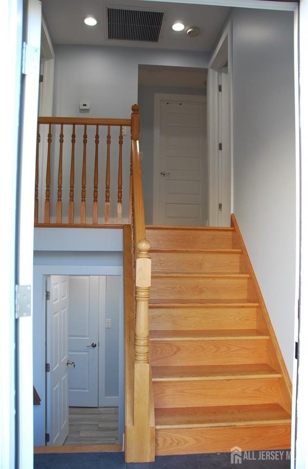 229 Monroe St - Photo 2 of 15