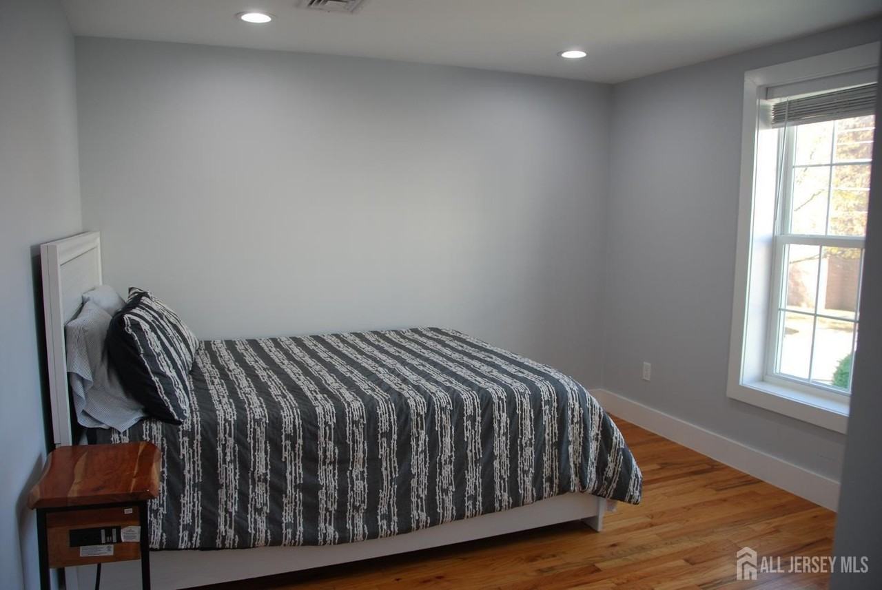 229 Monroe St - Photo 7 of 15