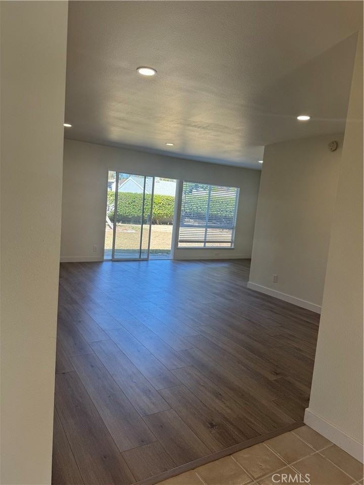 20157 Mckay Dr - Photo 3 of 15