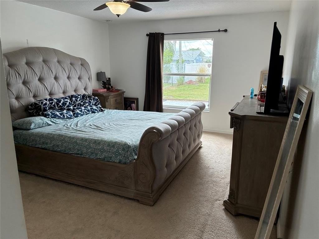 602 Sw Kenyoun St - Photo 2 of 10