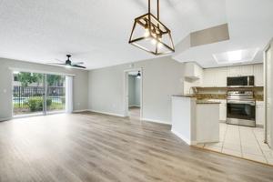 featured image of 1700 Crestwood Ct S #1702