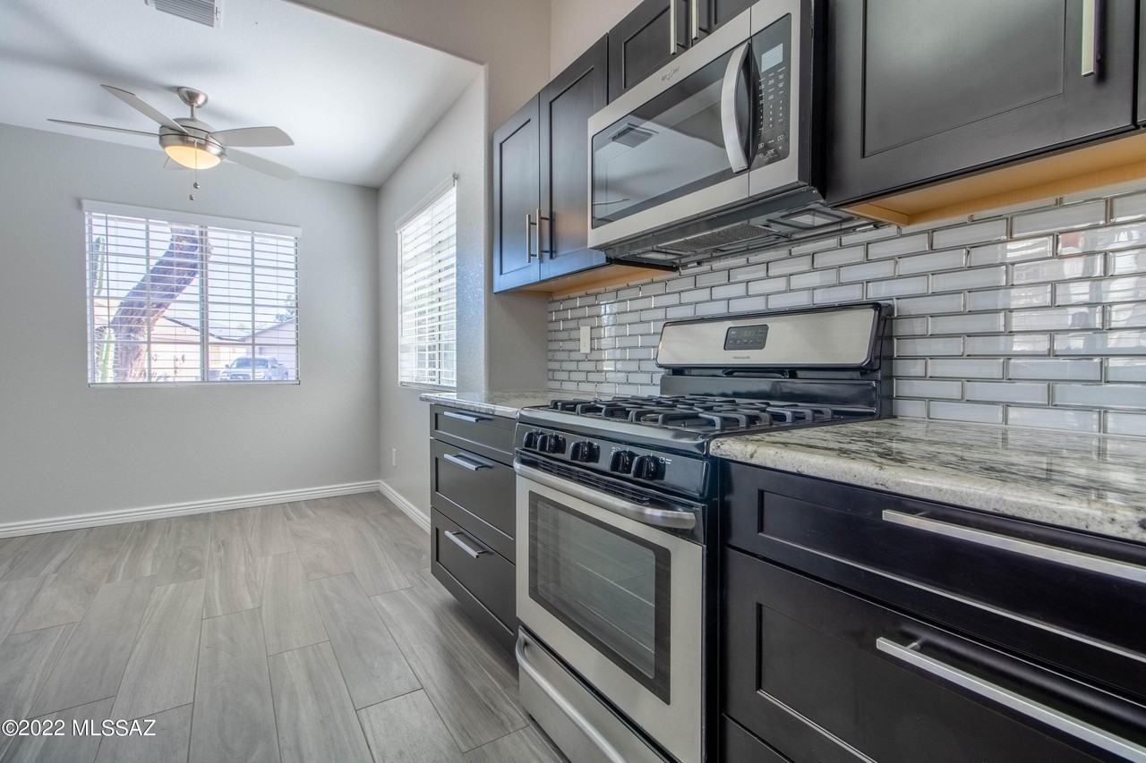 3688 West Sunglade Drive - Photo 2 of 16