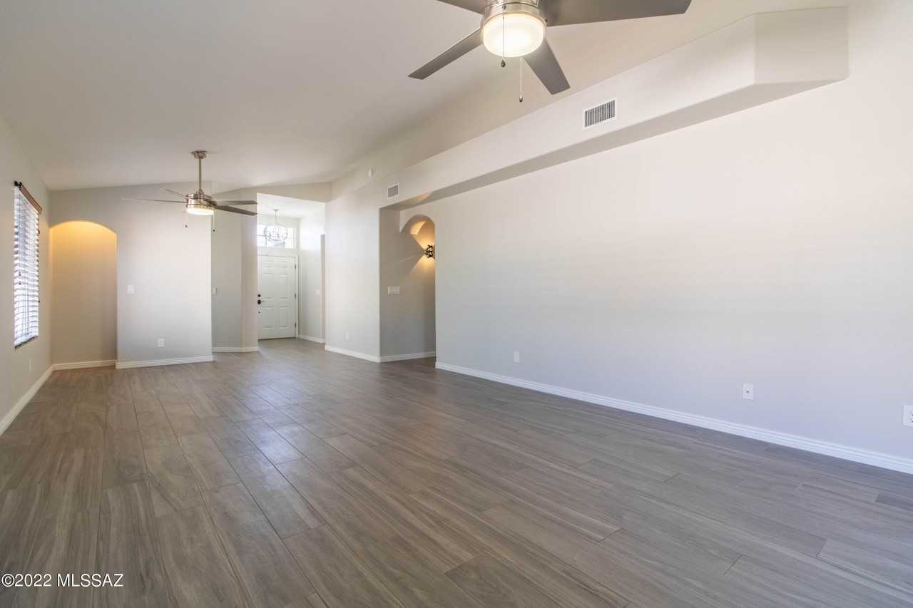 3688 West Sunglade Drive - Photo 5 of 16