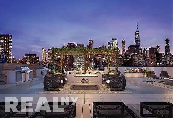 Suffolk St #4H - Photo 6 of 8