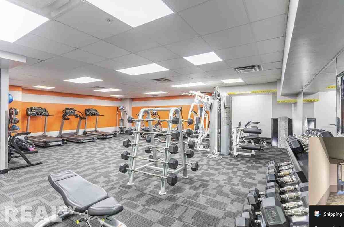 W 96th St #PH13 - Photo 2 of 8