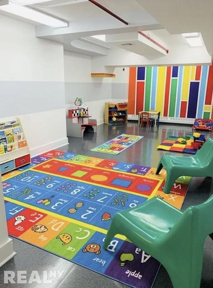 W 96th St #902 - Photo 7 of 7