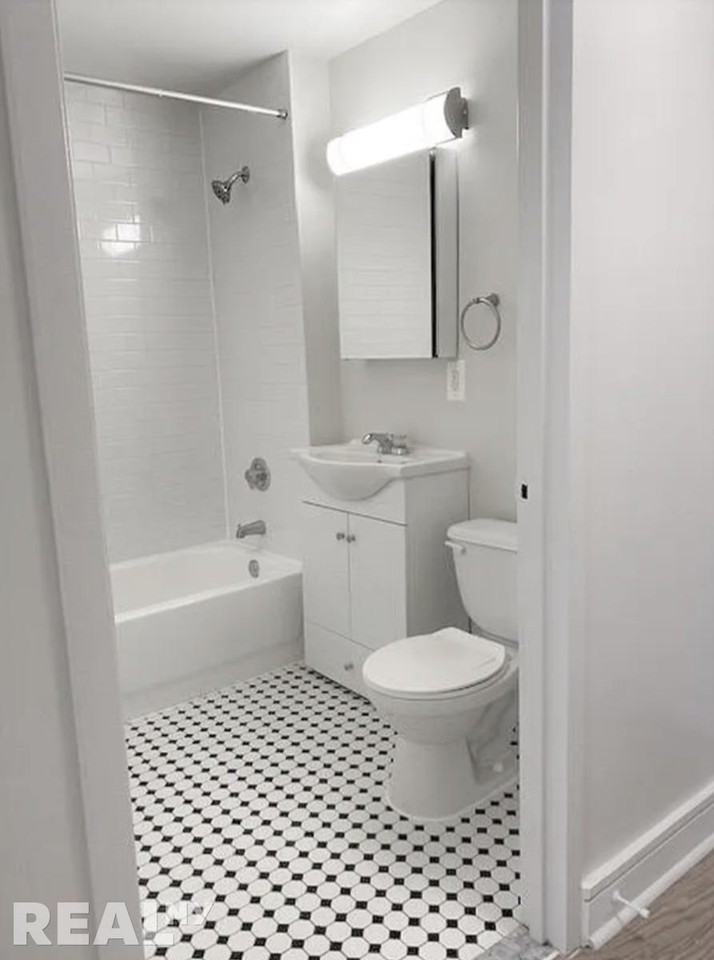 W 96th St #610 - Photo 4 of 4