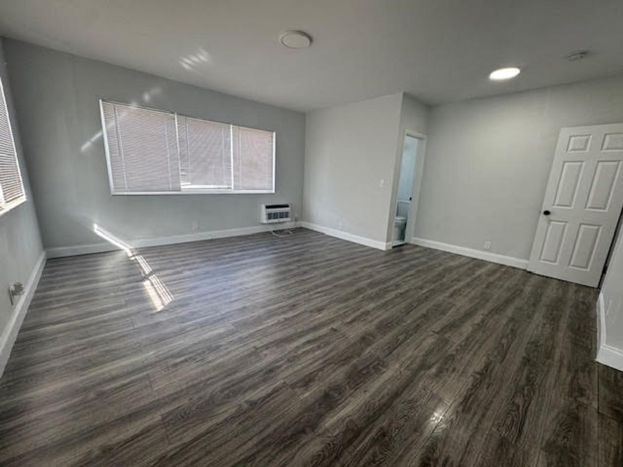 6877 Abbott Ave Miami Beach, FL 33141 - Photo 6 of 7