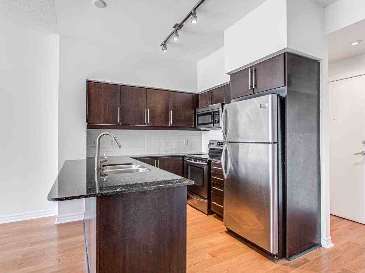 2885 Bayview Avenue - Photo 3 of 21