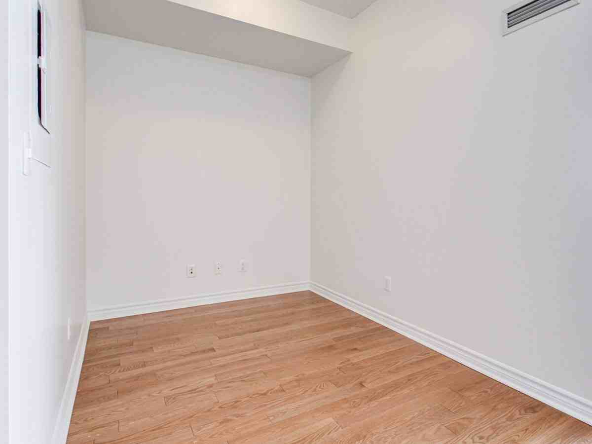 2885 Bayview Avenue - Photo 5 of 21